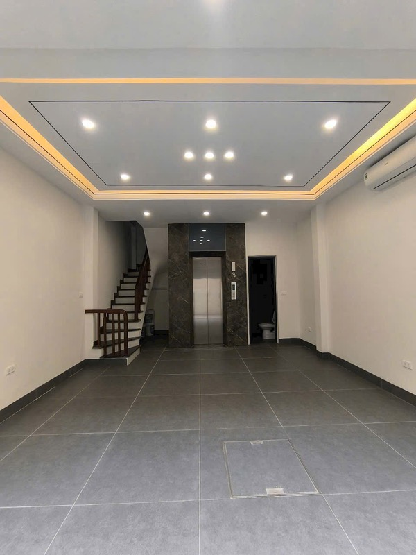CHỦ CẦN BÁN GẤP - NHÀ 5 TẦNG MỚI TINH – FULL NỘI THẤT – CÁCH Ô TÔ TRÁNH 15 – GIÁ NHỈNH 5 TỶ - Ảnh chính