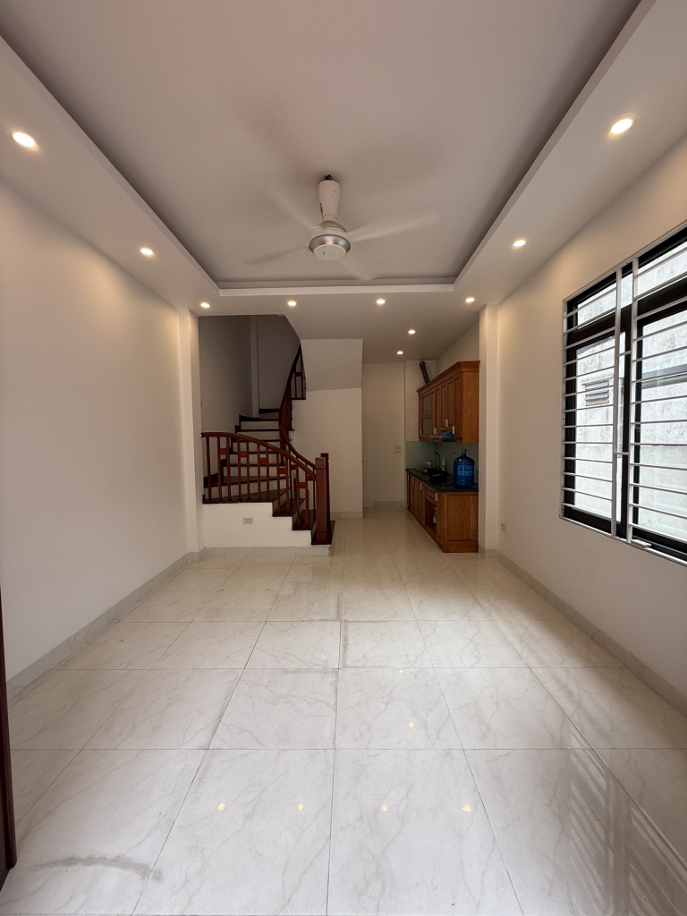 🌟 NHÀ LÔ GÓC 5 TẦNG - Ô TÔ ĐỖ CỬA - TRUNG TÂM PHƯỜNG THẠCH BÀN - GIÁ TỐT 5.2 TỶ! - Ảnh 1