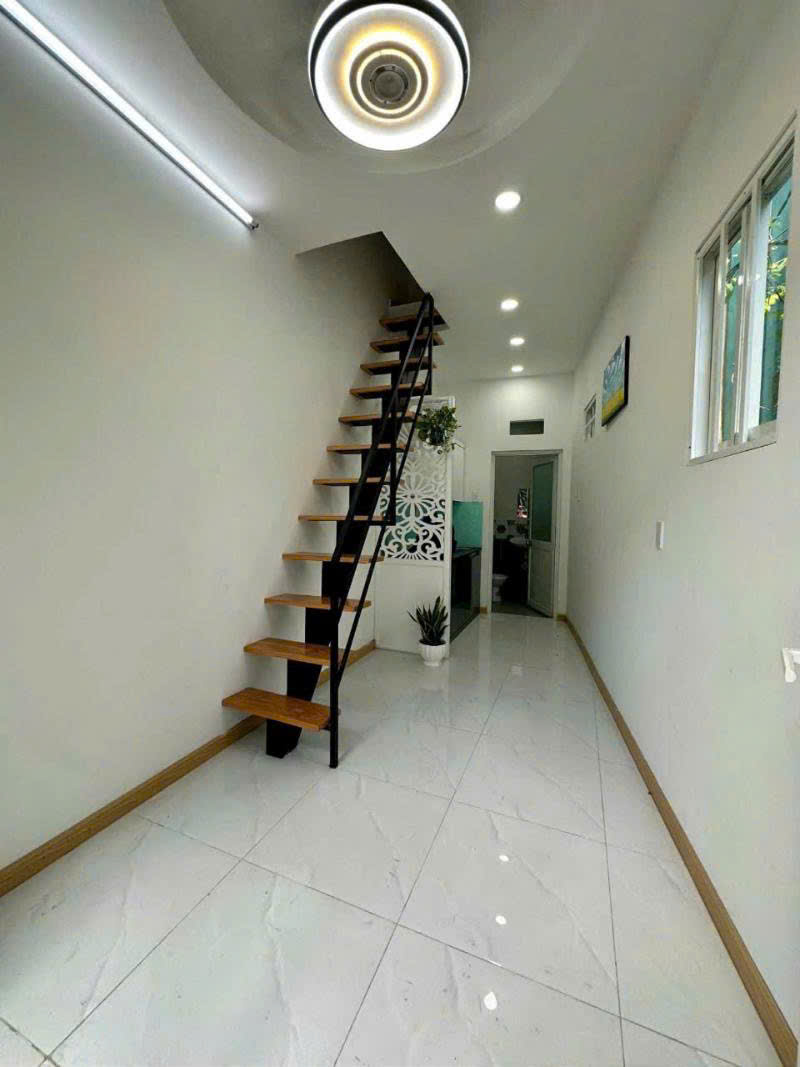 Nhà 2 tầng nhỏ xinh ngang (2,5x7)m Tùng thiện vương giá 1,95 tỉ - Ảnh 4
