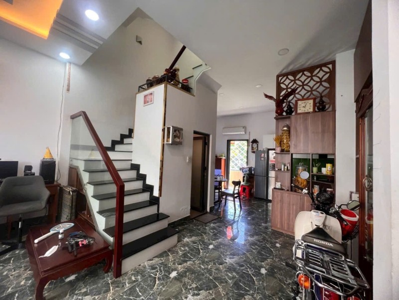 Bán nhà DT 56m², 3 tầng,  3PN, 3WC, Q.9, Thủ Đức. sổ hồng Giá  6.2 tỷ. - Ảnh chính