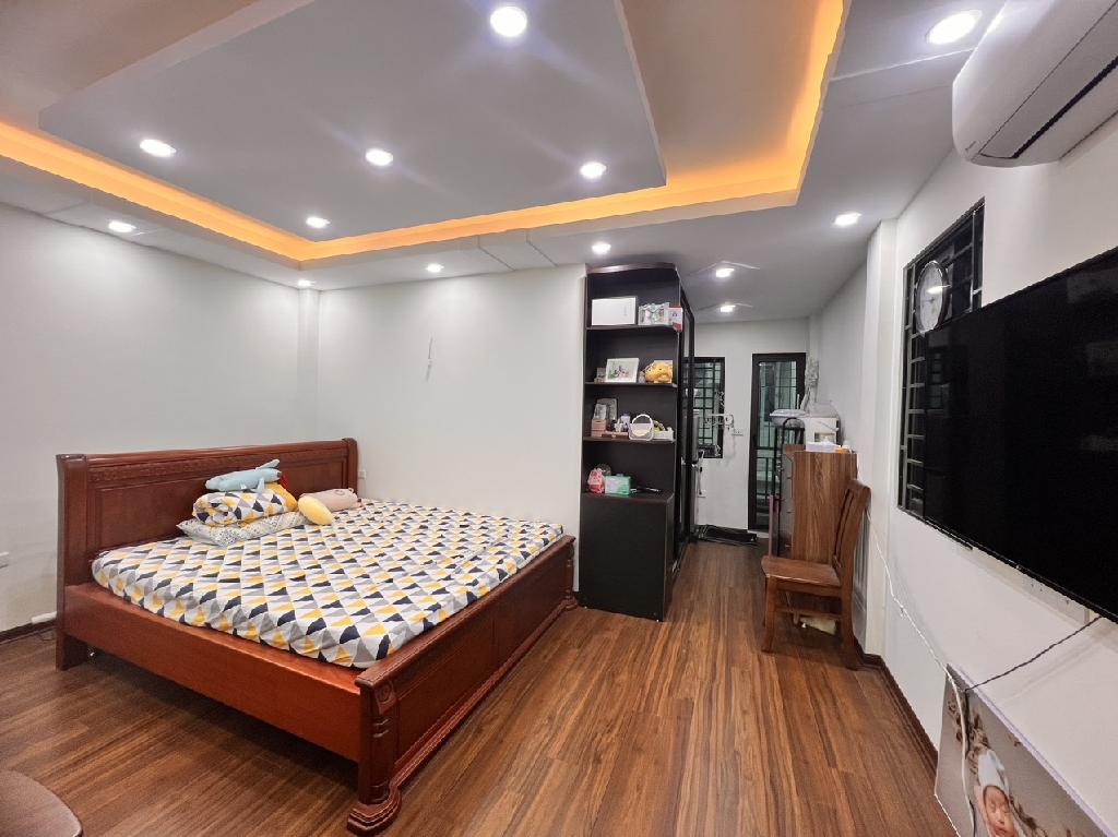 Bán nhà đẹp Lạc Long Quân 43m 5 tầng 8,5 tỷ - Ảnh 2