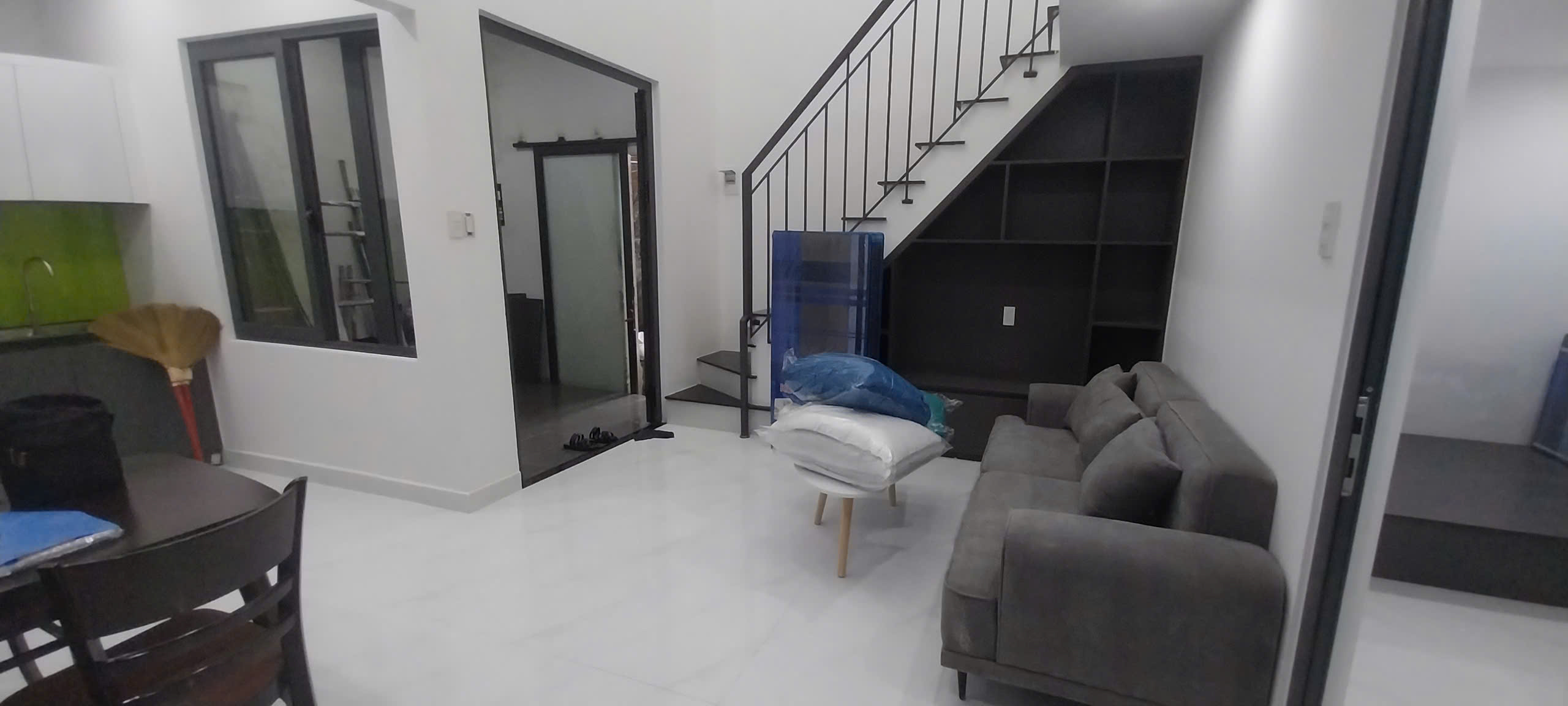 ♣ 2.45 tỷ Nhà cách MT Hải Phòng 50m, Phía đối diện Ga Tàu, 44m2, ngang 5.5m, lửng đúc, sạch sẽ - Ảnh 2