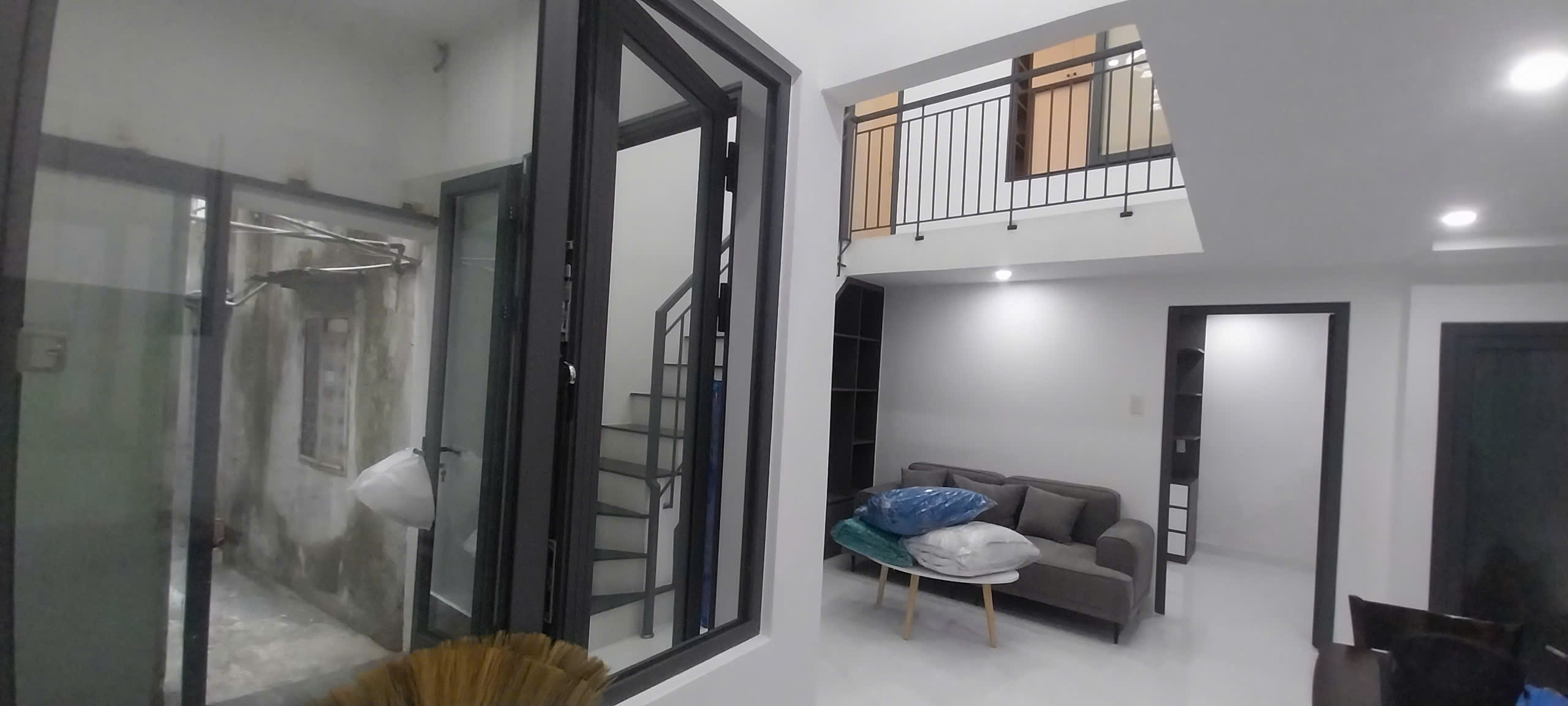 ♣ 2.45 tỷ Nhà cách MT Hải Phòng 50m, Phía đối diện Ga Tàu, 44m2, ngang 5.5m, lửng đúc, sạch sẽ - Ảnh chính