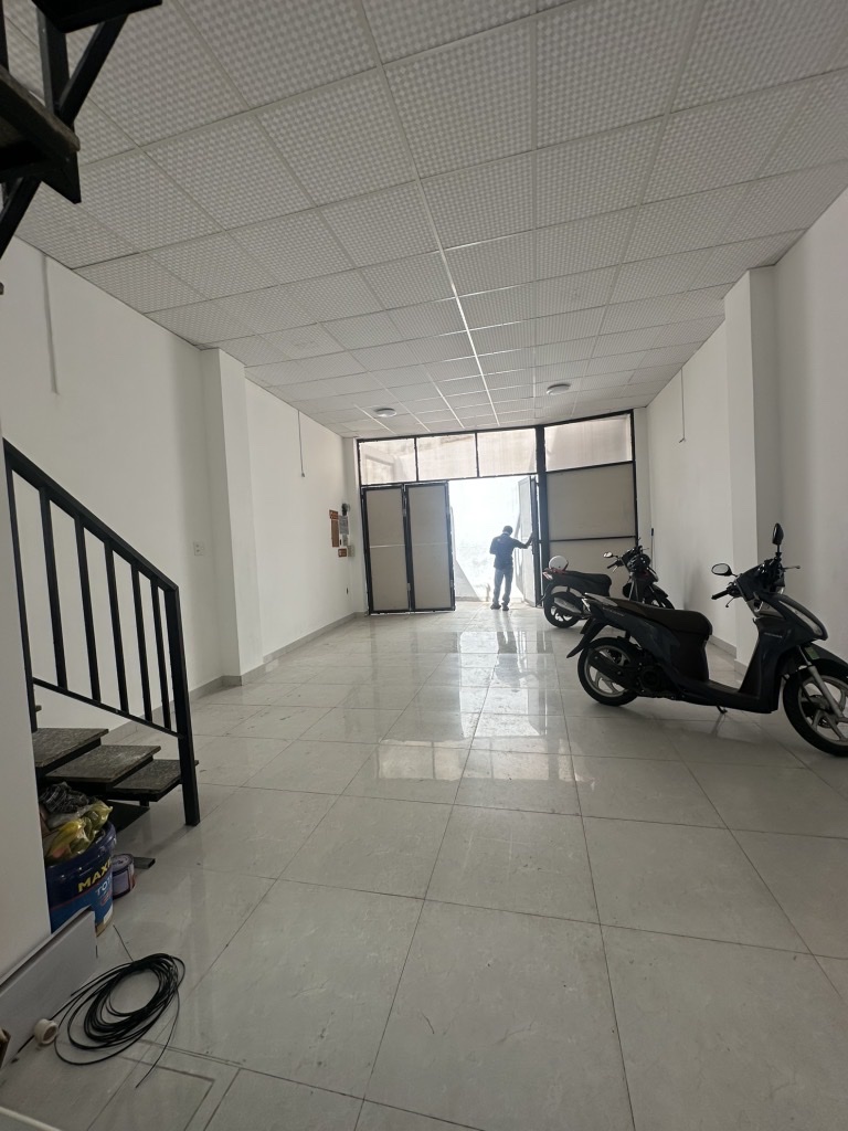 CHÍNH CHỦ CẦN BÁN NHÀ ĐƯỜNG TÔN THẤT THUYÊT- VÀI BƯỚC RA ĐẾN XE HƠI-  GẦN CHỢ -THÔNG XÓM CHIẾU , - Ảnh 1