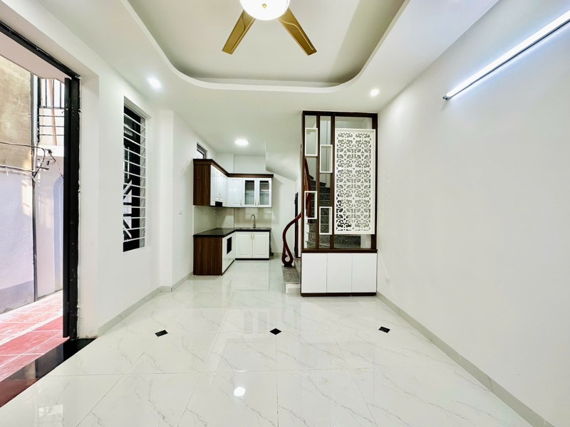 🏠 NHÀ 5 TẦNG - 1 NHÀ RA Ô TÔ TRÁNH - FULL NỘI THẤT - Ở NGAY – TRUNG TÂM THẠCH BÀN. - Ảnh 2