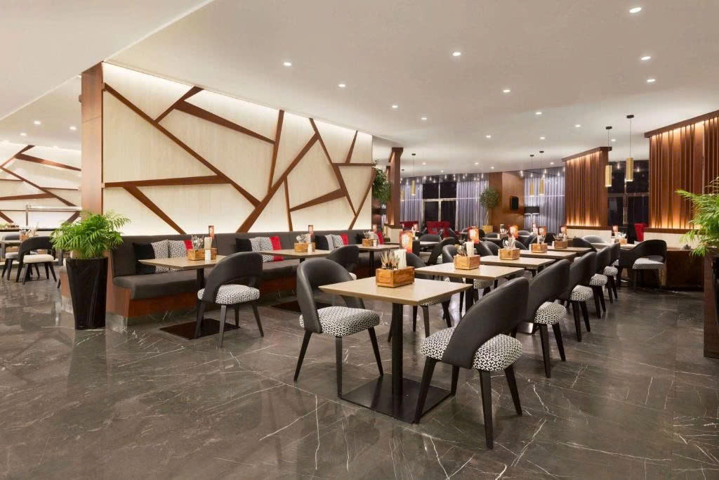 BÁN TÒA NHÀ MẶT PHỐ TRIỆU VIỆT VƯƠNG, HAI BÀ TRƯNG - 456M² - MT 12M - DÒNG TIỀN 13 TỶ/NĂM - Ảnh 1