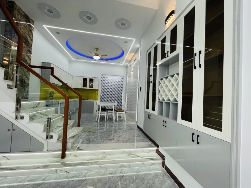 Bán nhà 64m2, 3 tầng, 4PN, 3WC, Q.9, 7.15  tỷ, sổ hồng - Ảnh 1