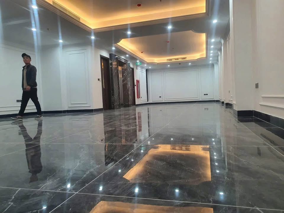 BÁN GẤP NHÀ MẶT PHỐ KHUẤT DUY TIẾN, LÔ GÓC, VỈA HÈ_DT 60M2, 6 TẦNG, MT 14M, 24.5 TỶ - Ảnh 2