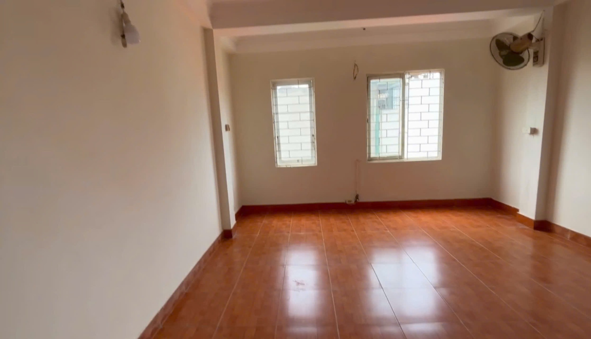CHO THUÊ NHÀ 5 PHÒNG NGỦ - Ô TÔ ĐỖ GẦN CỬA - TÂN MAI, HOÀNG MAI - Ảnh 1