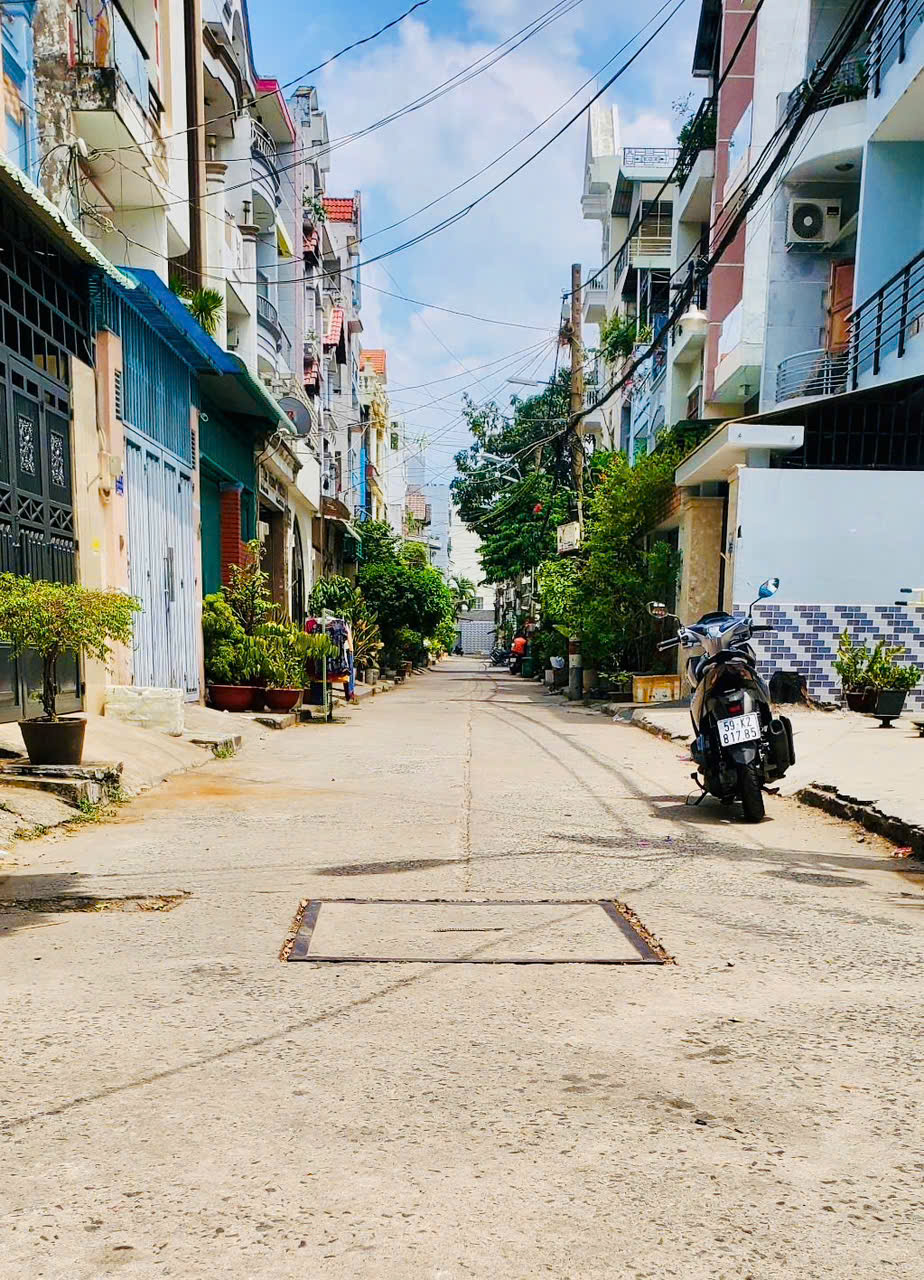 Bán nhà Phan Huy Ích, hẻm xe tải thông, gần mặt tiền, ngang 4,5m, chỉ hơn 10 tỷ - Ảnh chính