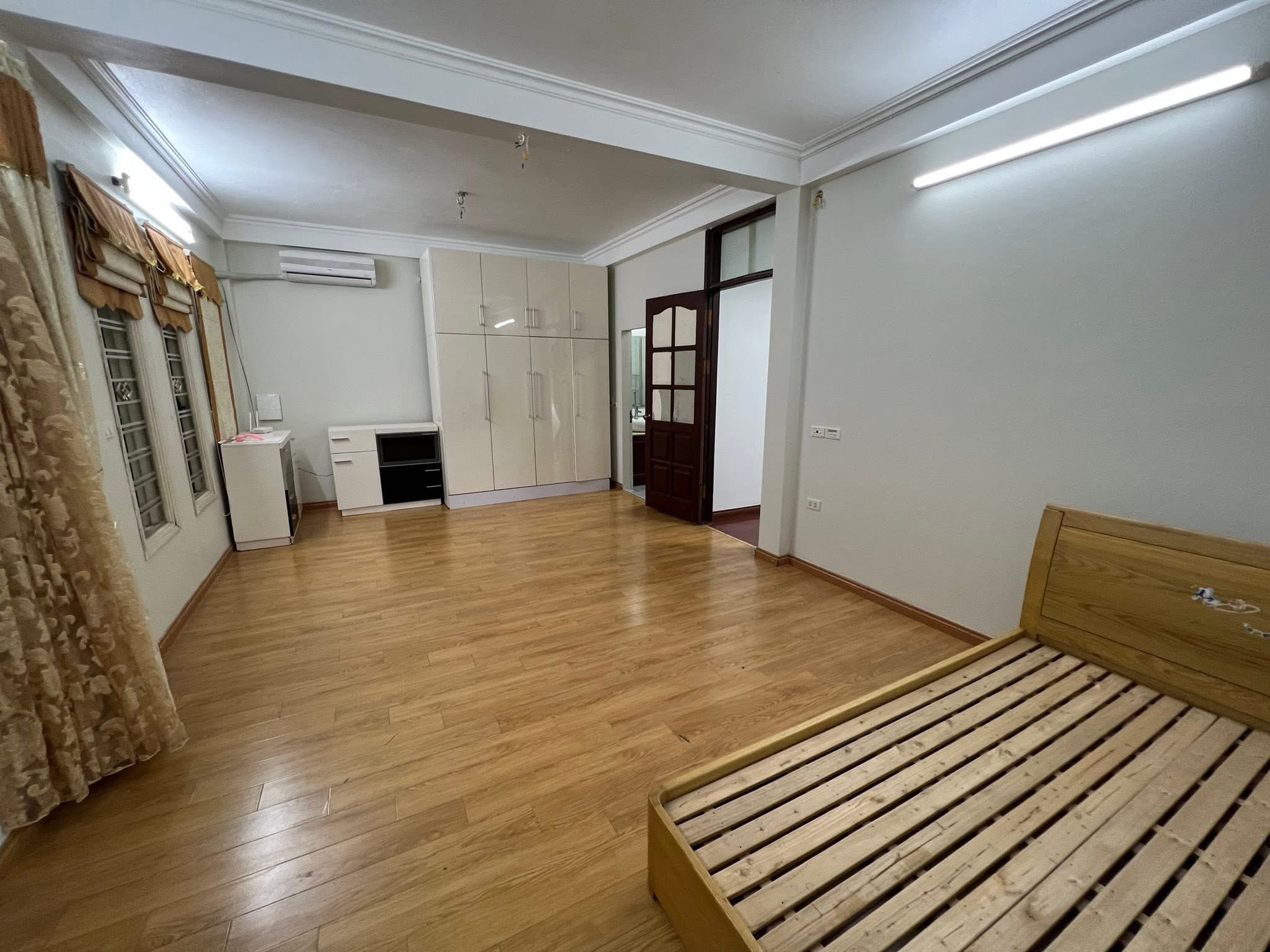 Cho thuê Nhà riêng Ô TÔ - full đồ Hoàng Văn Thái - Thanh Xuân 50m x 67, MT 7m giá 19.5tr - Ảnh chính