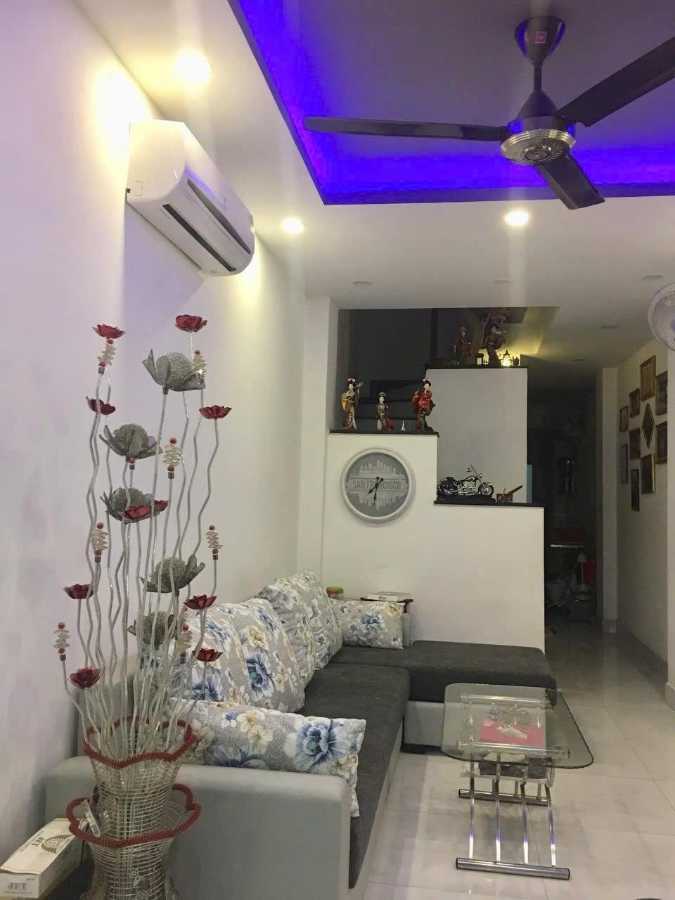 Cho thuê nguyên căn nhà Vạn Kiếp, Bình Thạnh, 42m2, 4 tầng, 5PN, hẻm thông, giá 22tr tháng có TL - Ảnh 1