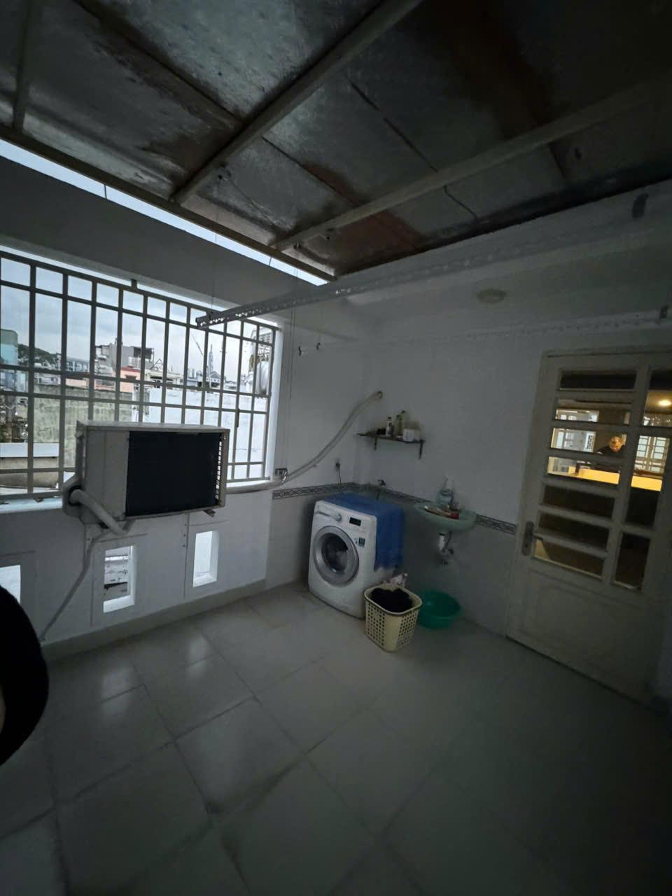 Cho thuê nguyên căn nhà Vạn Kiếp, Bình Thạnh, 42m2, 4 tầng, 5PN, hẻm thông, giá 22tr tháng có TL - Ảnh 4