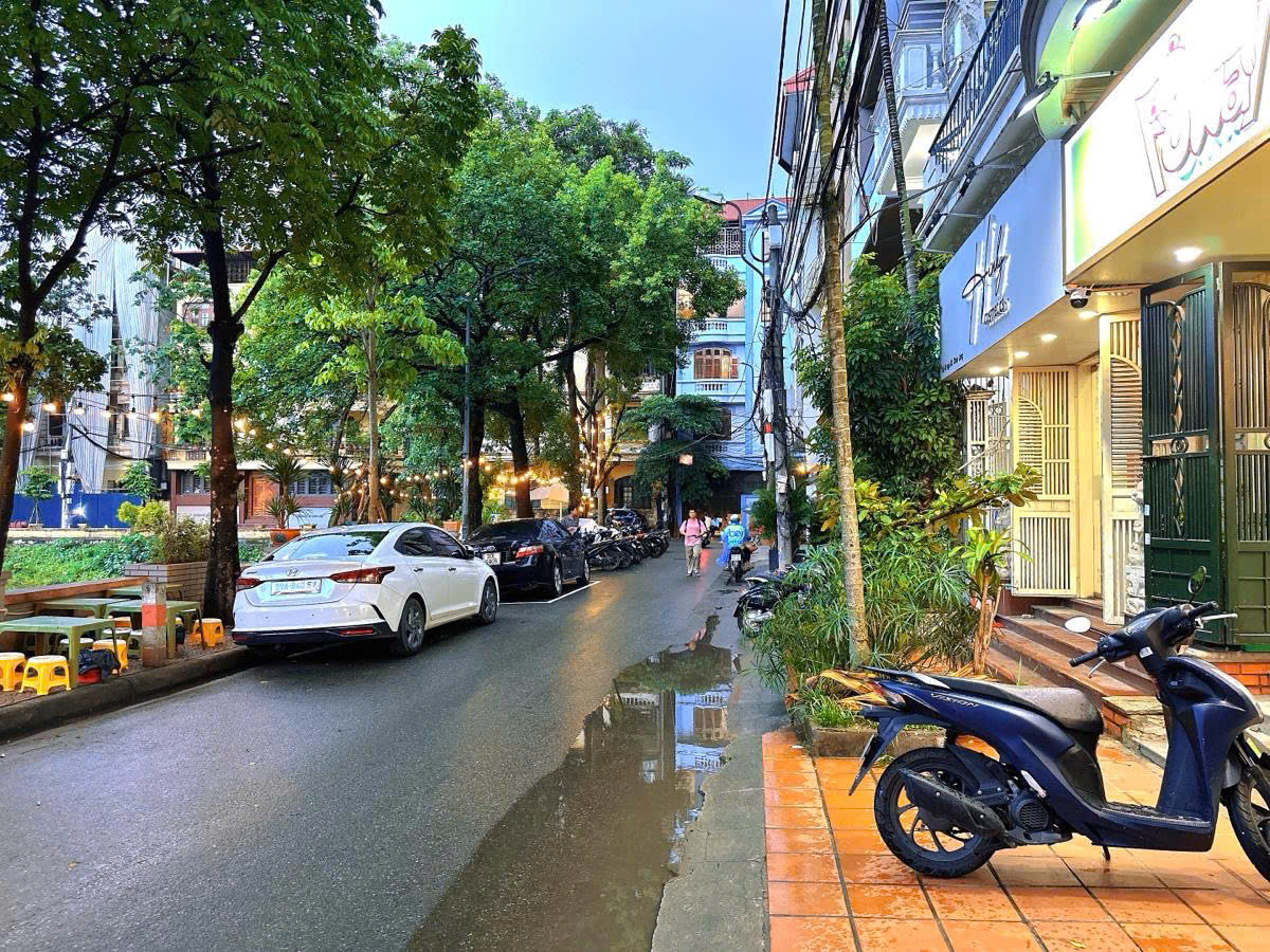 Bán nhà Chùa láng Wiew hồ - vỉa hè to- Kinh doanh đỉnh- phân lô 2 thoáng 50m giá nhỉnh 26 tỷ - Ảnh 2