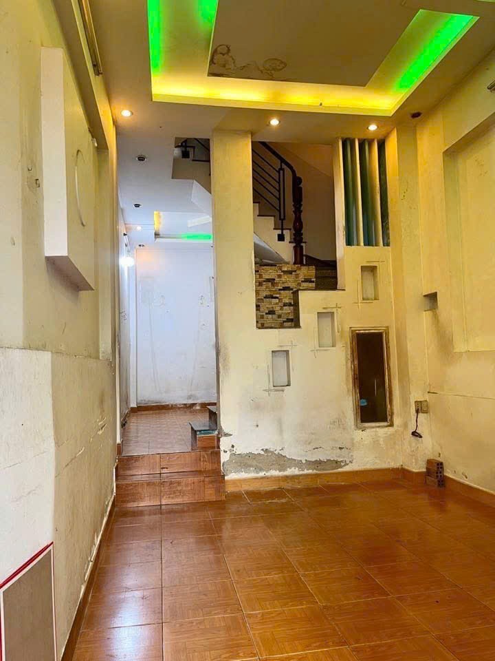 BÁN NHÀ HẺM XE HƠI THÔNG DTCN 40M2 4 TẦNG BTCT NHỈNH 5TỶ<br><br> - Kết cấu: Trệt 3 lầu, gồm 4PN, 3wc, 2 - Ảnh 1