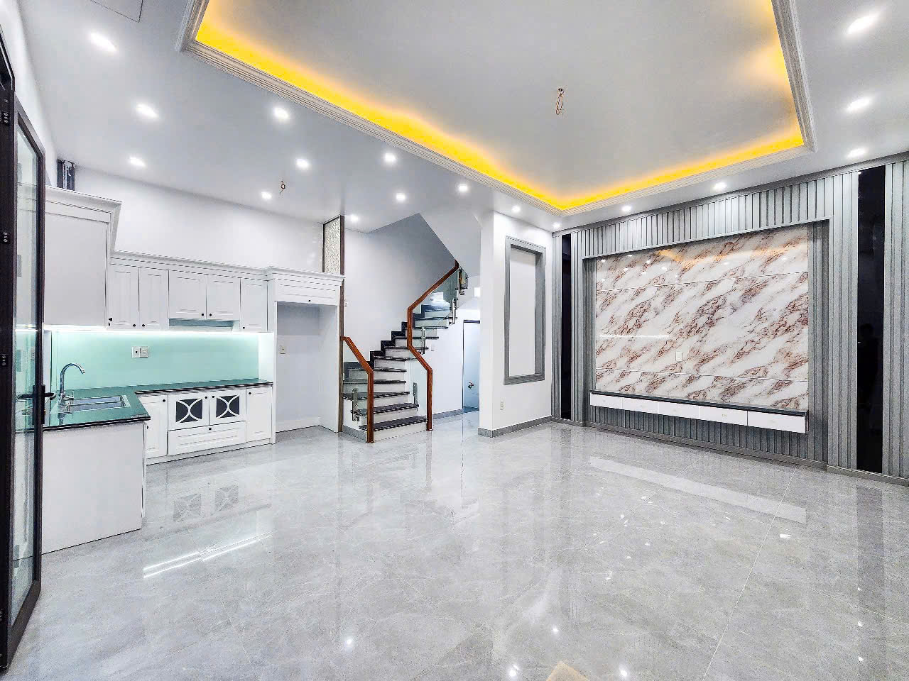Bán nhà Thiên Lôi - Trực Cát, 60m 4 tầng, sân cổng riêng, Giá 3.95 tỉ - Ảnh 2