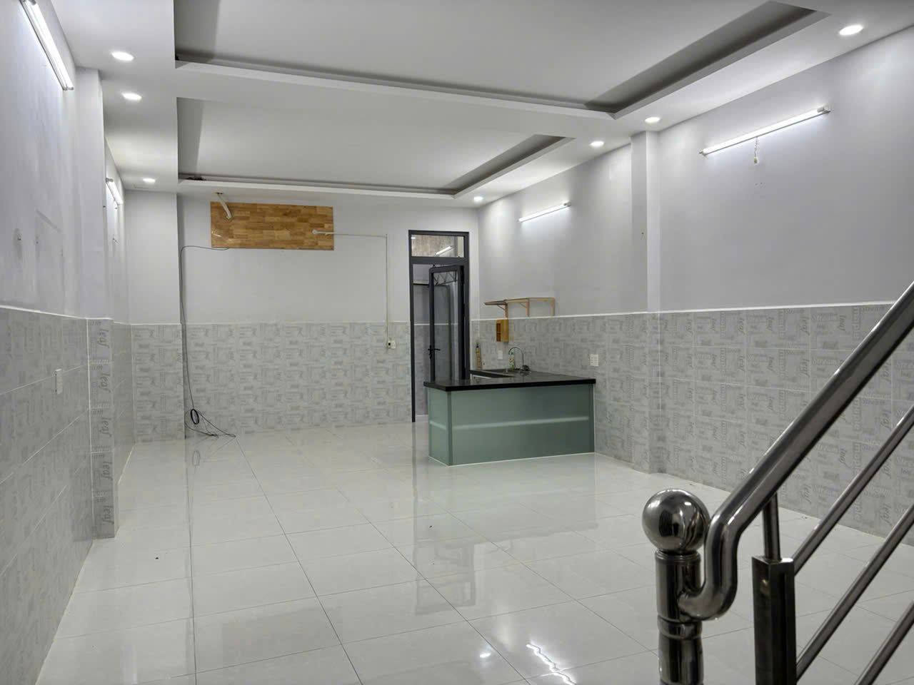 Cần bán nhà mặt tiền đường Liên Khu 10-11, Bình Trị Đông, Bình Tân. Diện tích 5x20m, giá 12 tỷ. - Ảnh 2