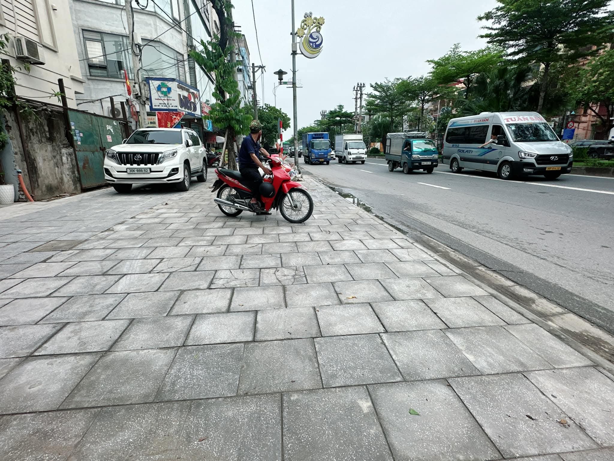 NHÀ MẶT ĐƯỜNG LÊ TRỌNG TẤN HÀ ĐÔNG - VỊ TRÍ ĐẸP KINH DOANH SẦM UẤT - DT 170M2 GIÁ 62.8 TỶ - Ảnh 1