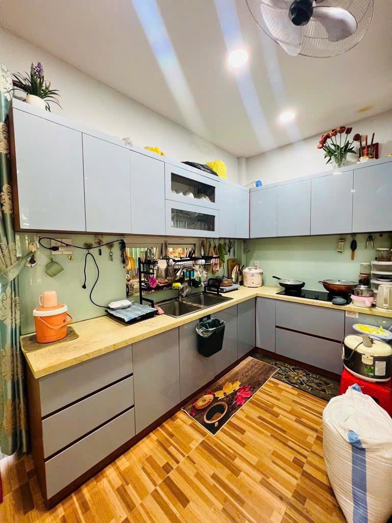 ***XÍU 8 TỶ- BÁN GẤP XUẤT CẢNH _ Nhà Hẻm XH Gần Ngả 4 Trần Hưng Đạo 52M 3Tầng - Ảnh 1