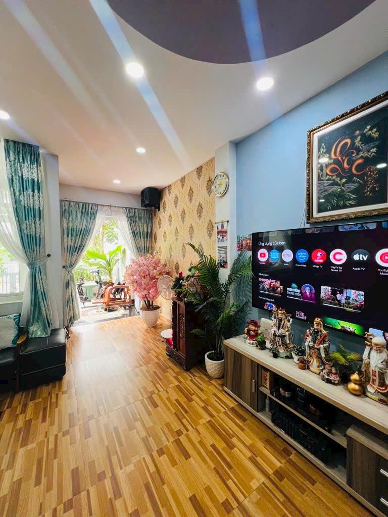 ***XÍU 8 TỶ- BÁN GẤP XUẤT CẢNH _ Nhà Hẻm XH Gần Ngả 4 Trần Hưng Đạo 52M 3Tầng - Ảnh 2