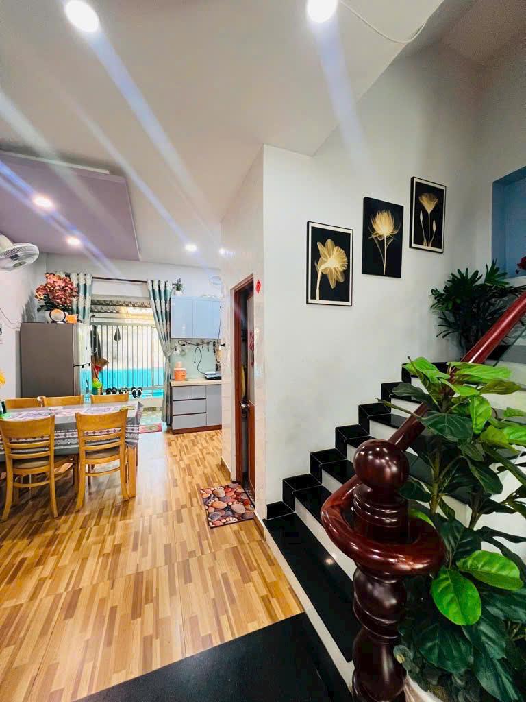 ***XÍU 8 TỶ- BÁN GẤP XUẤT CẢNH _ Nhà Hẻm XH Gần Ngả 4 Trần Hưng Đạo 52M 3Tầng - Ảnh 3
