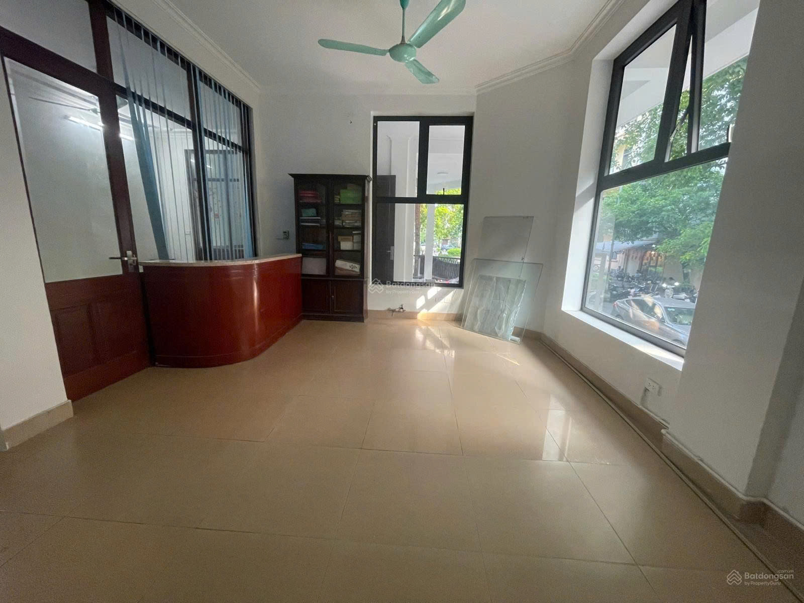 Cho Thuê Mặt Bằng Lô Góc Đường Ô Tô Tránh Vỉa Hè Rộng Kinh Doanh Cực Đỉnh Tại Đỗ Quang, Phường - Ảnh chính