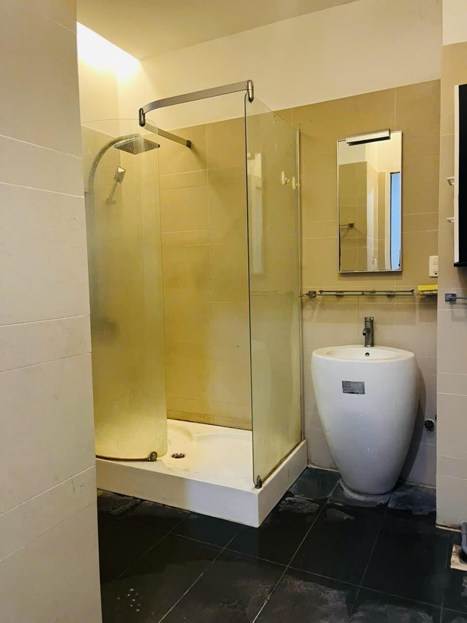 **Bán nhà mặt tiền phường 12 Tân Bình** mặt tiền Bàu Cát 2; (4x17) 5 tầng - Ảnh 2