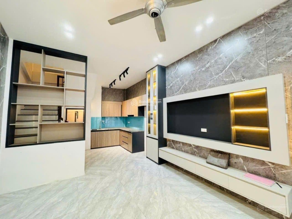 Bán nhà Đại Từ, 34m2, MT 3.7m, ngõ ô tô tránh đỗ ngày đêm, giá 6 tỷ - Ảnh 1