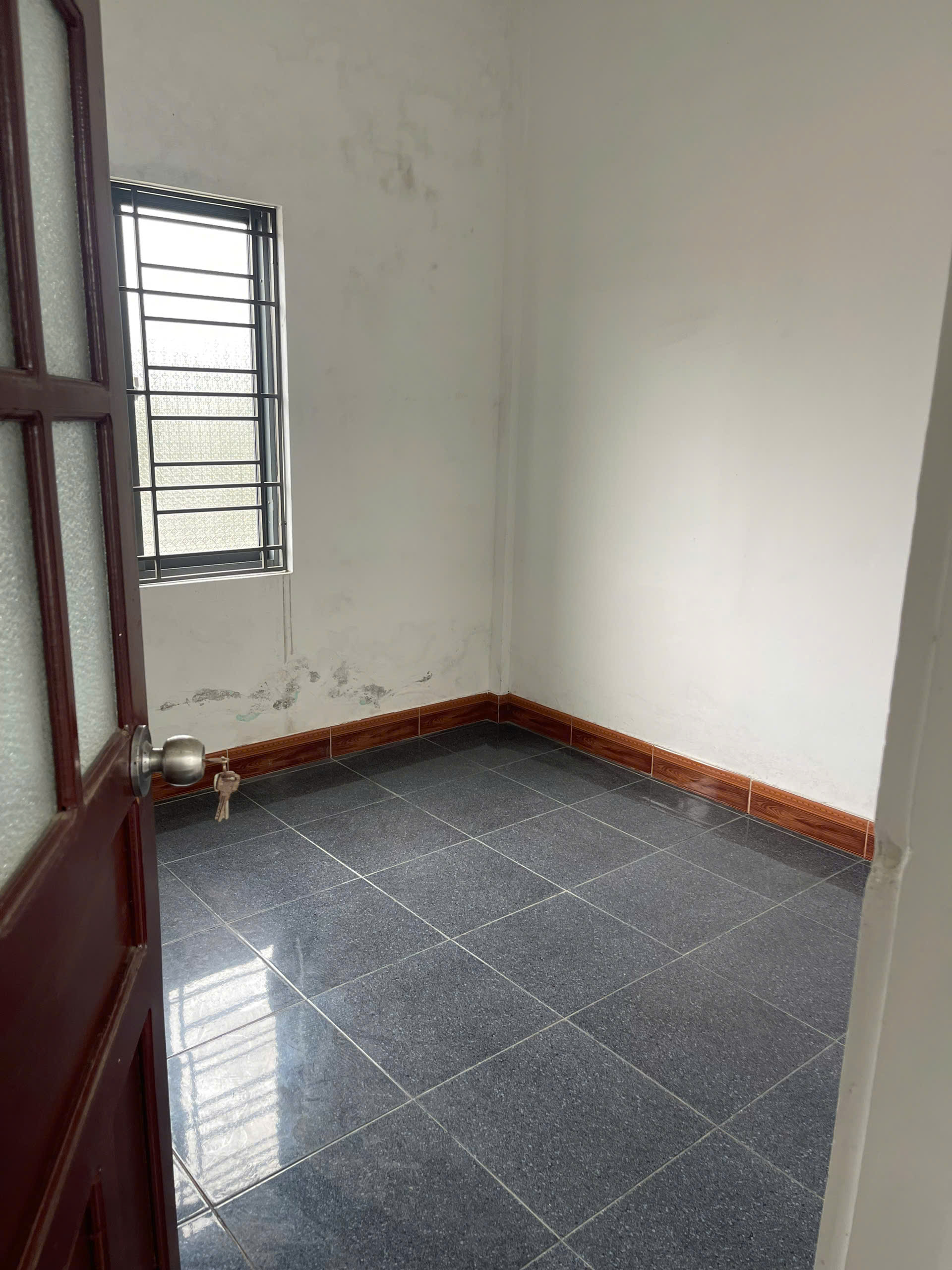 CHO THUÊ - Nhà nguyên căn 139m2,4phòng ngủ, cao ráo ko ngập lụt, rộng rãi thoáng mát - Ảnh 2