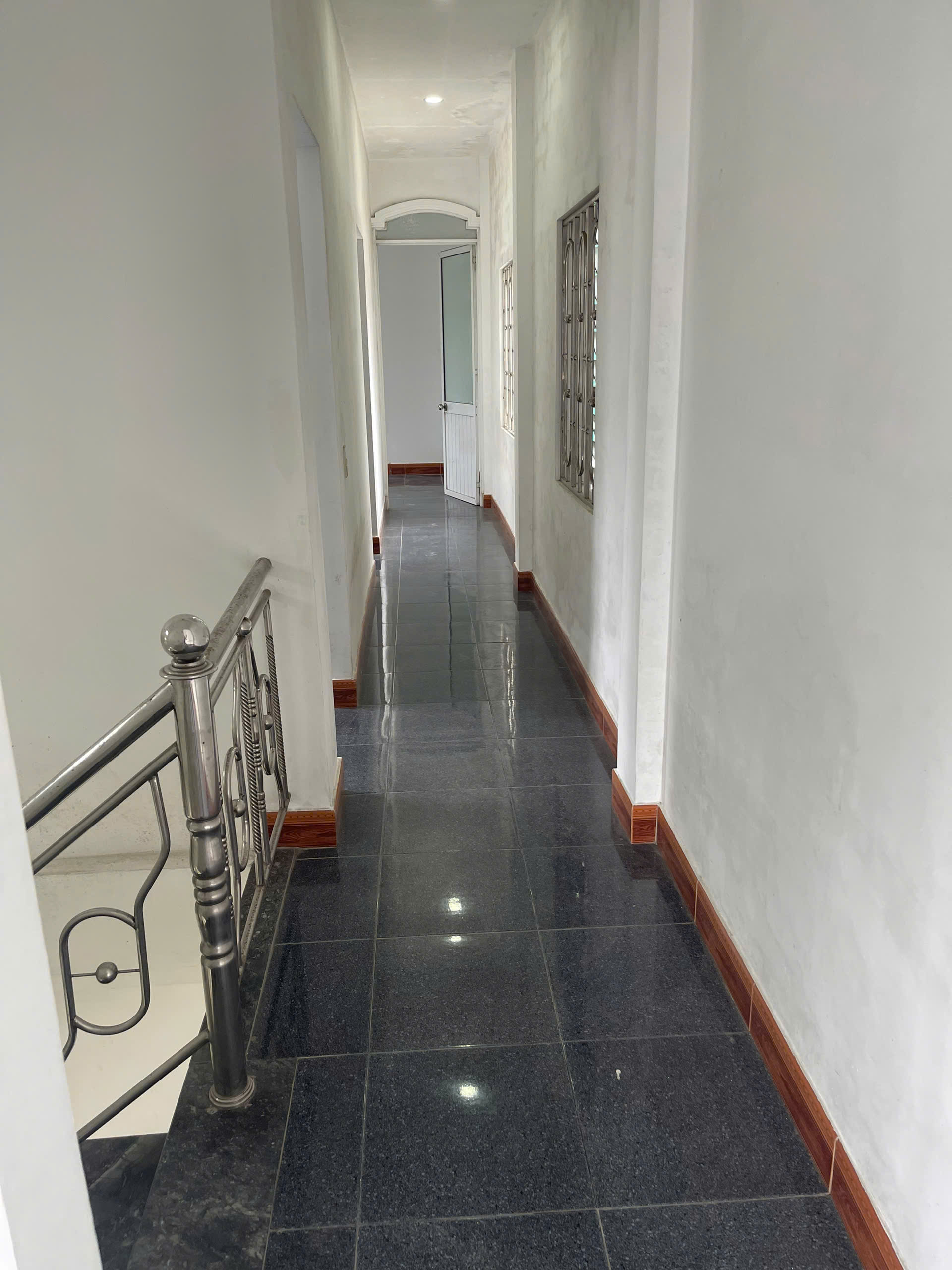 CHO THUÊ - Nhà nguyên căn 139m2,4phòng ngủ, cao ráo ko ngập lụt, rộng rãi thoáng mát - Ảnh 3