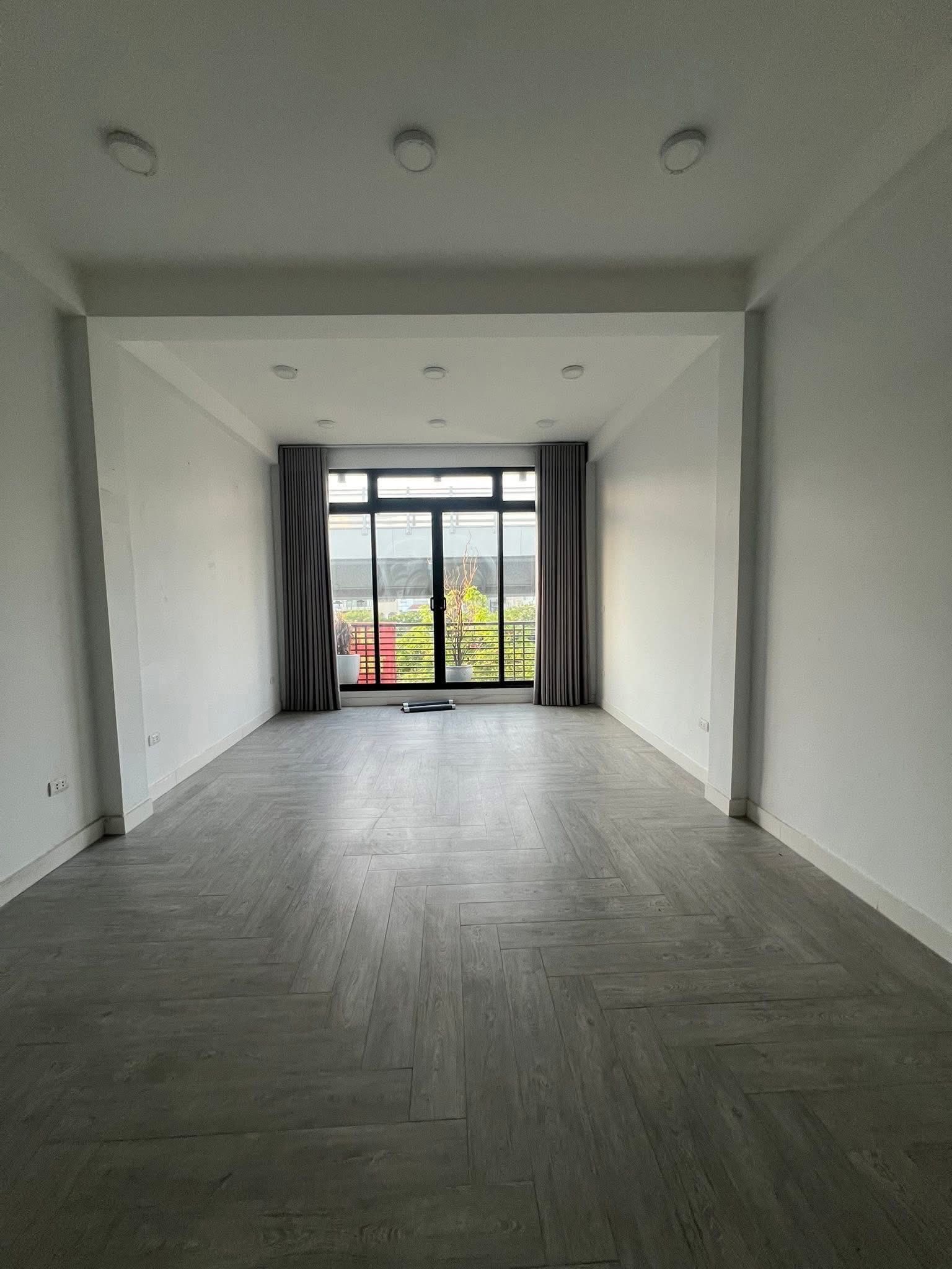 Cho thuê nhà mặt phố Đại La - Hai Bà Trưng 50m x 5T giá 40tr, vỉa hè 8M, KD cực tốt - Ảnh 2