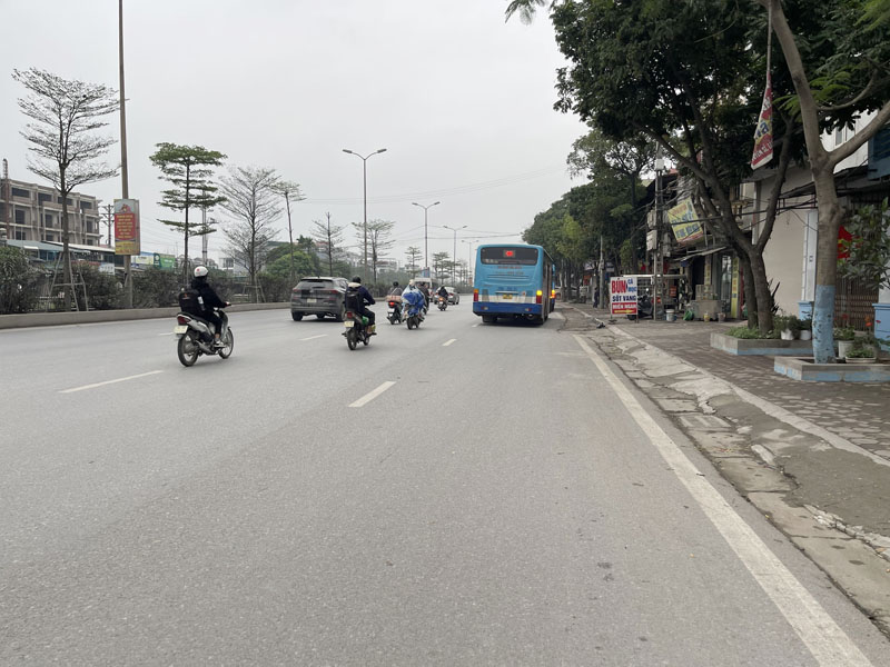 Cho thuê lâu dài 200m2 nhà 4 tầng mặt phố Nguyễn Đức Thuận (QL5A). Phù hợp văn phòng đại diện - Ảnh chính