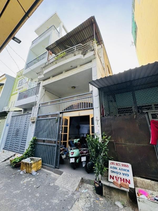 NHÀ ĐẸP 3 TẦNG - GẦN CHỢ TÂN HƯƠNG - HXH THÔNG - SẴN THU NHẬP NHỈNH 5 - Ảnh chính
