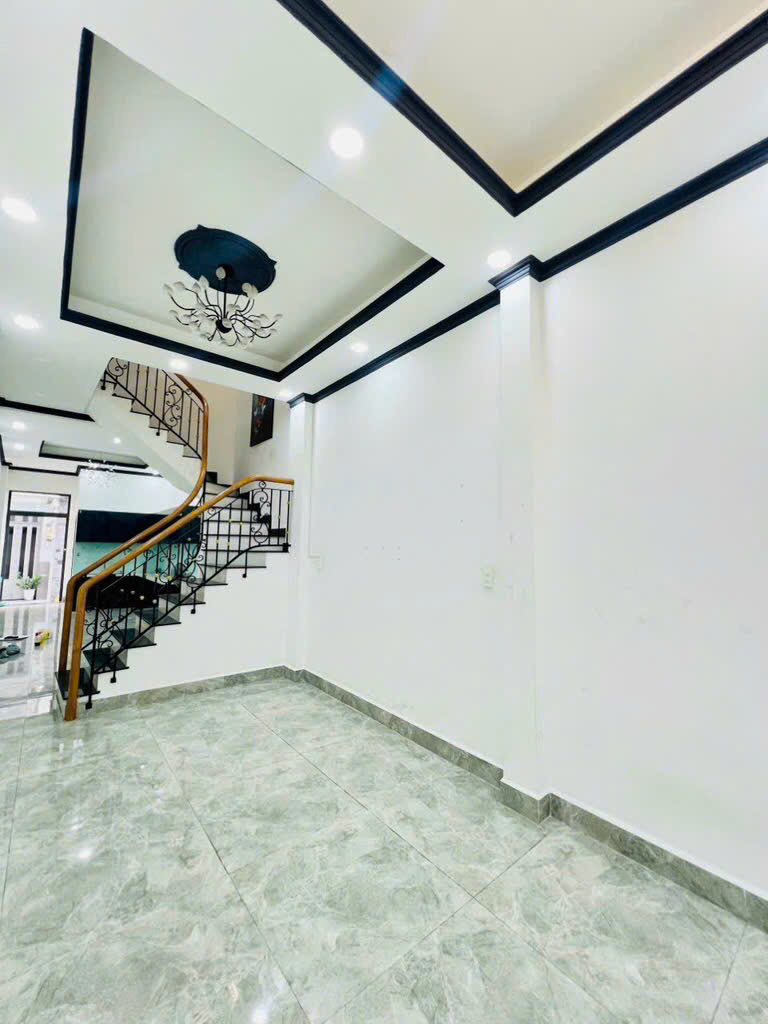 NHÀ PHỐ KHU NAM LONG QUẬN 12 CHỈ 6 TỶ- 4 TẦNG 4PN- DT 70m2 (4x17,5) HXT 8M DÂN TRÍ CAO<br><br>⛔️Diện tích - Ảnh chính