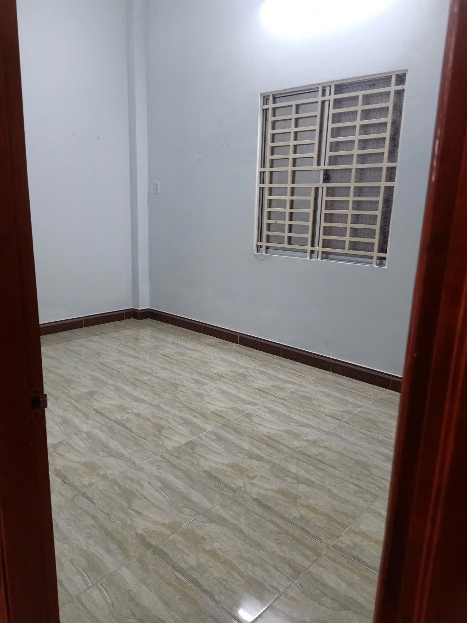 04. Nhà 8 triệu 4 phòng ngủ có sân đậu ô tô - Ảnh 3