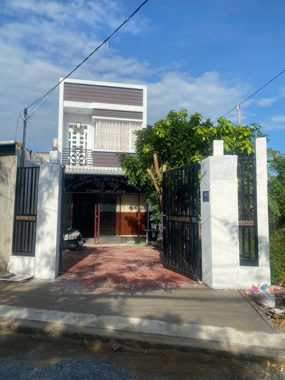 05. Nhà 7,5 triệu 2 phòng ngủ có sân đậu ô tô - Ảnh chính