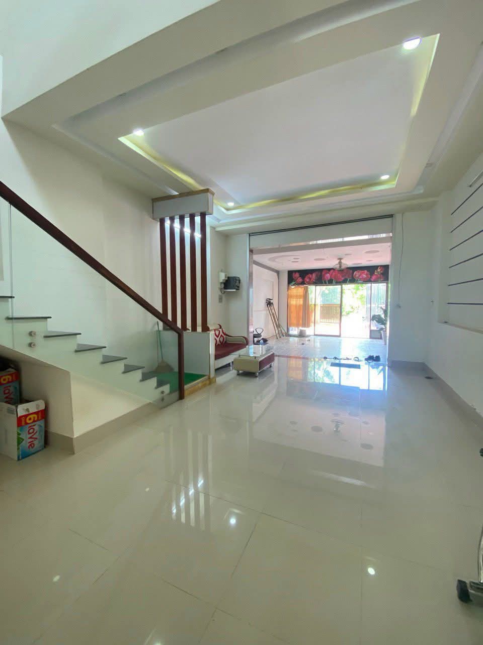05. Nhà 7,5 triệu 2 phòng ngủ có sân đậu ô tô - Ảnh 3