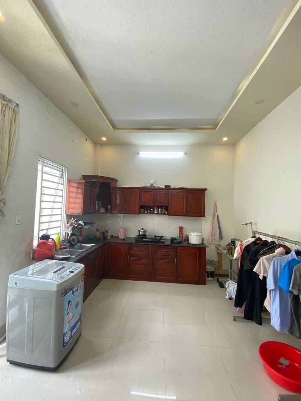 05. Nhà 7,5 triệu 2 phòng ngủ có sân đậu ô tô - Ảnh 4