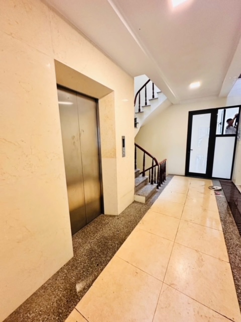 CĂN HỘ DỊCH VỤ, NGÕ 38 ,XUÂN LA, TÂY HỒ-Ô TÔ-KD-TM: 83M X7T, MT 4,5M, GIÁ 29 TỶ. - Ảnh 1