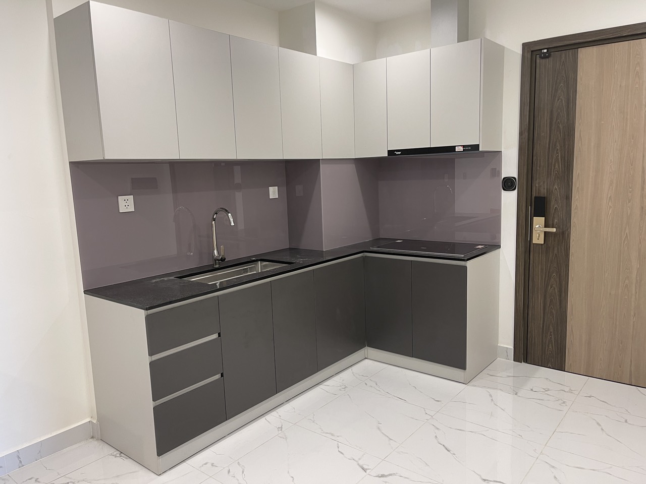 Cho thuê CH Chung cư 70m2 - Beverly Solari - Vinhomes Grand Park Q9 - Giá rẻ - Nhận nhà ngay - Ảnh 1