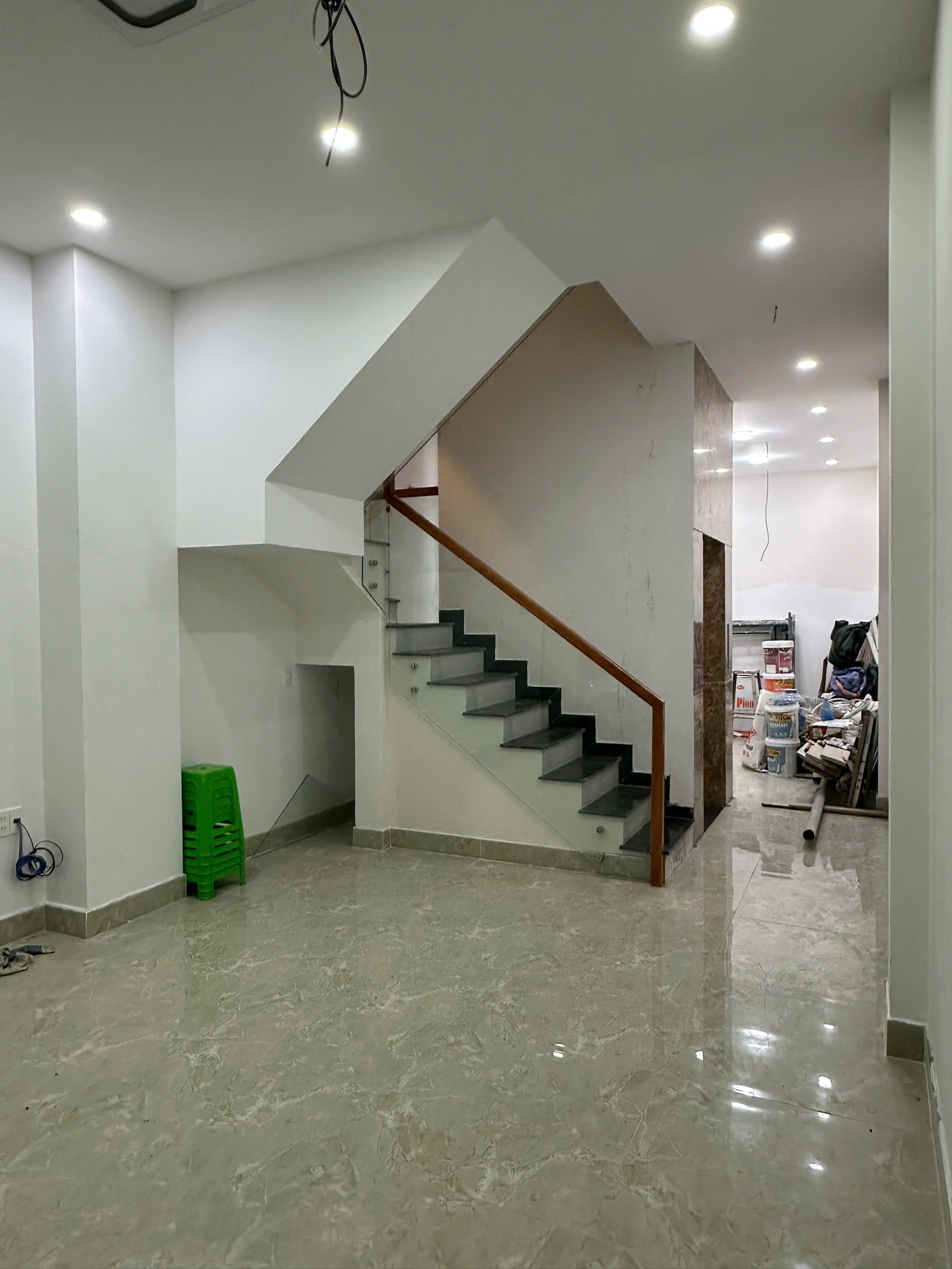 CHO THUÊ NHÀ NGUYÊN CĂN PHAN ĐÌNH PHÙNG P2 ĐÀ LẠT - 5 TẦNG, 8PN, THANG MÁY, MẶT BẰNG KD - Ảnh 1