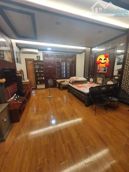 BÁN GẤP NHÀ ĐẸP CẦU GIẤY, PHÂN LÔ, ÔTÔ VÀO NHÀ, KINH DOANH, DT 52M2, MT4.5M, GIÁ 15 TỶ - Ảnh 2