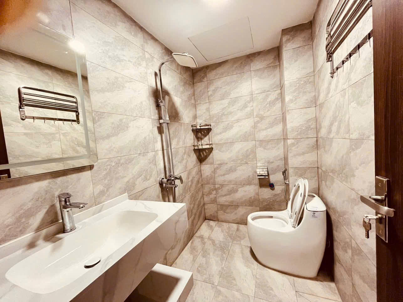 💎 PHÂN LÔ HOÀNG QUỐC VIỆT – SIÊU PHẨM GIÁ ĐẦU TƯ DUY NHẤT – 50M² VỈA HÈ – Ô TÔ TRÁNH GIÁ 18 TỶ – - Ảnh 2