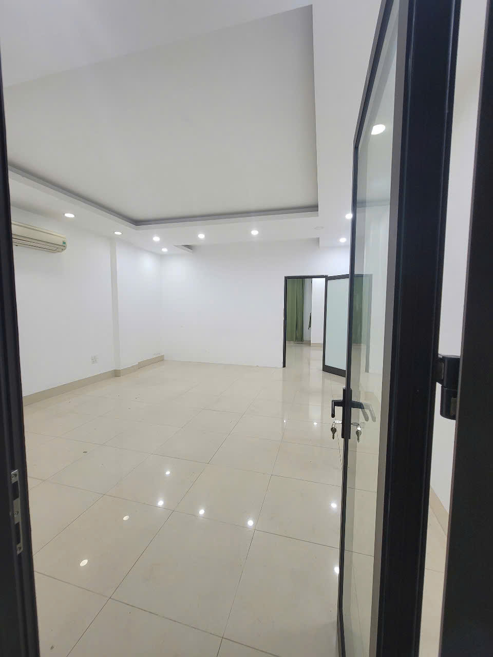 CHO THUÊ VĂN PHÒNG (MBKD) TẠI NGÕ 168 NGUYỄN XIỂN DT 80M2 CHỈ 8.5TR/TH. LH:0987519509. - Ảnh 1