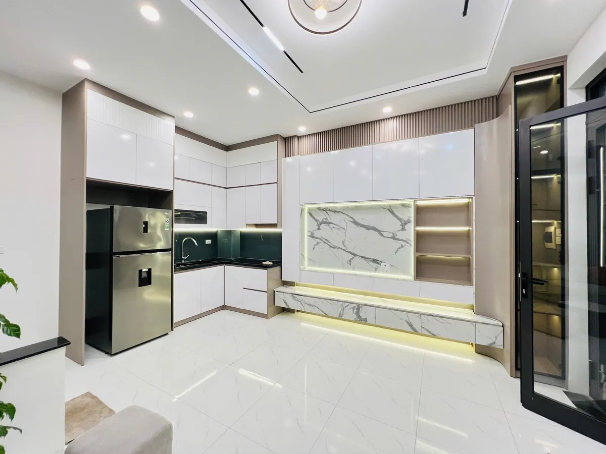 BA GÁC ĐỖ CỬA , NGÕ THOÁNG RỘNG, 40M2 SỔ ĐẸP NỞ HẬU, BÙI XƯƠNG TRẠCH THANH XUÂN , 5Tầng giá 7.4 tỷ . - Ảnh 1