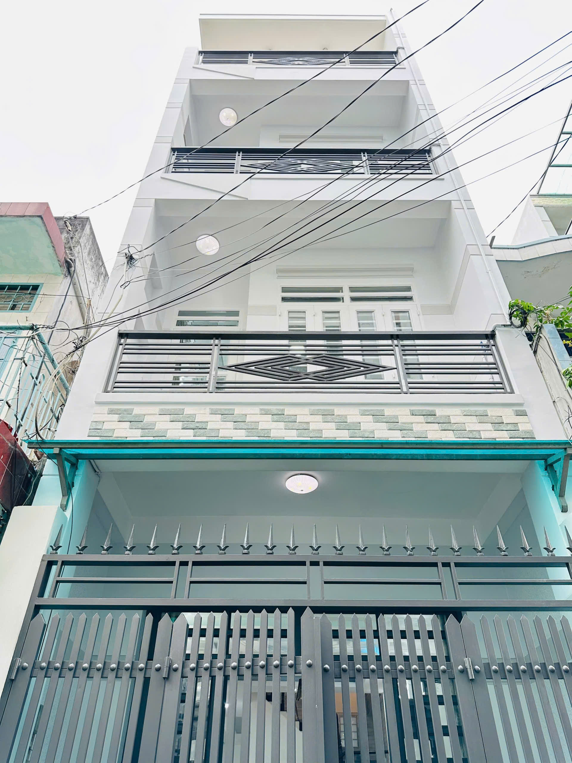 Nhà rộng 4.2x15.5m, trệt 2 lầu ST, đường Đất Thánh, P6, TB, chỉ 8.5 tỷ TL - Ảnh chính
