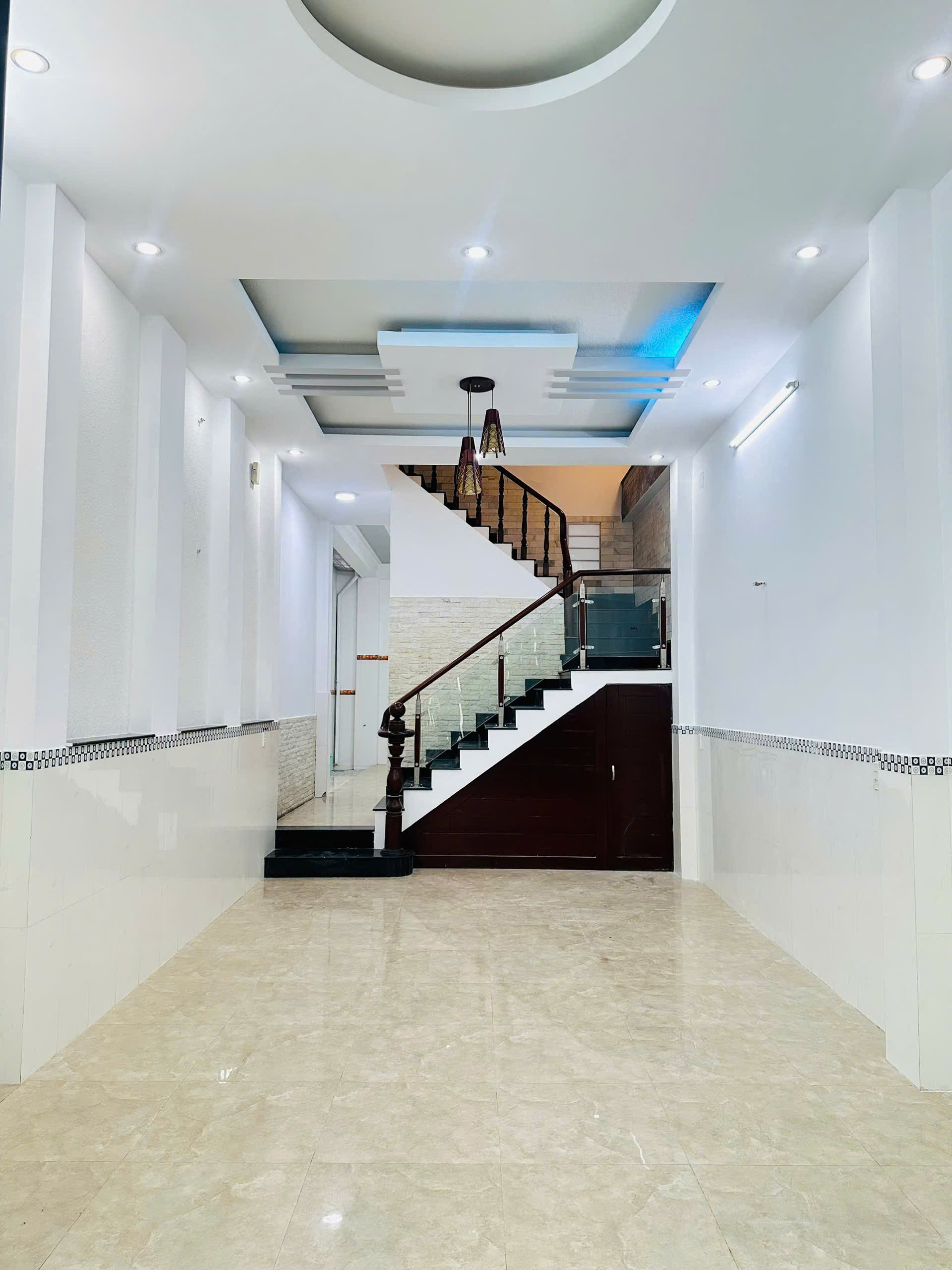 Nhà rộng 4.2x15.5m, trệt 2 lầu ST, đường Đất Thánh, P6, TB, chỉ 8.5 tỷ TL - Ảnh 2