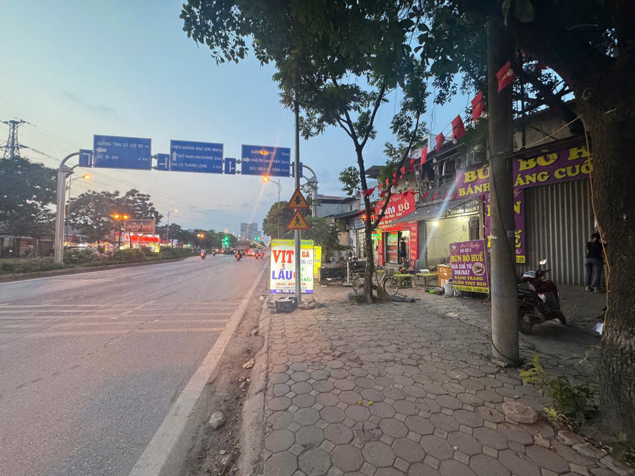 NHƯỢNG LẠI QUÁN BÚN BÒ HUẾ MẶT ĐƯỜNG LÊ TRỌNG TẤN, XÃ AN KHÁNH, HUYỆN HOÀI ĐỨC-   GẦN THIÊN ĐƯỜNG - Ảnh 4