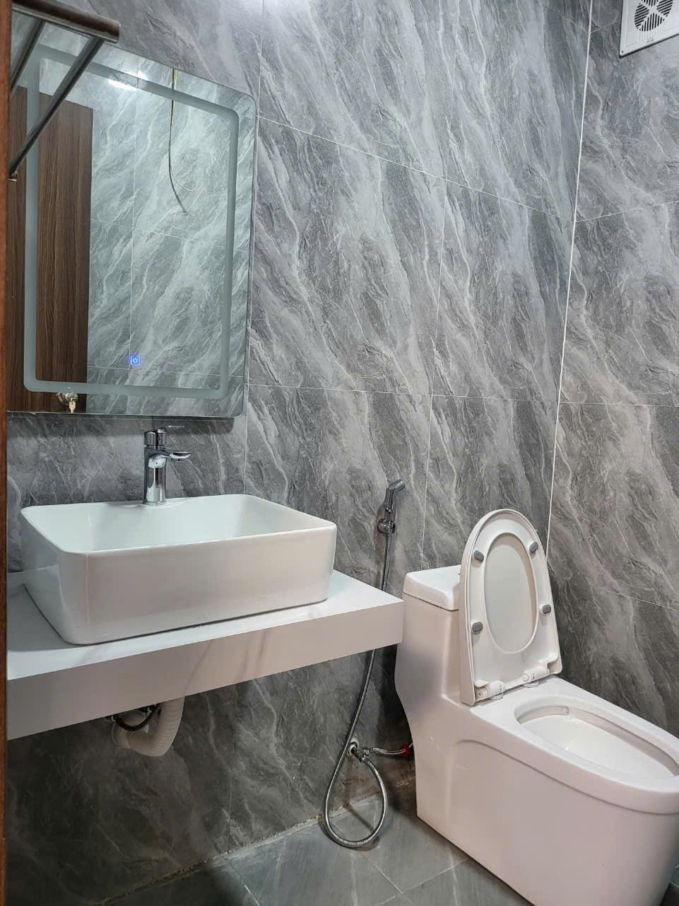 NHÀ ĐẸP GIÁ RẺ. THẠCH BÀN LONG BIÊN HN - Ảnh 1