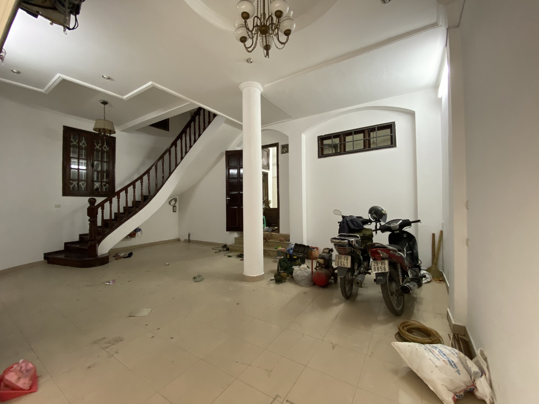 Cho thuê nhà lô góc 300m2 ngõ Trần Quang Diệu, Đống Đa giá 28 triệu, ô tô, kinh doanh - Ảnh chính